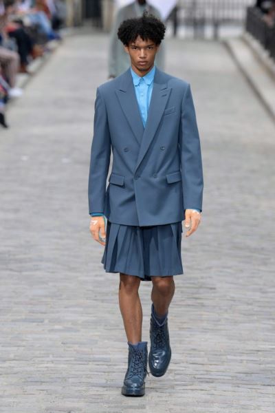 Самый модный футболист планеты Эктор Бельерин на мужском показе Louis Vuitton (четвертом для Верджила Абло)!