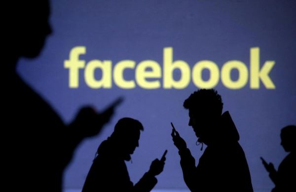 <br />
Акции Facebook и Twitter на предторгах дешевели на 4% и 2,6% на рекламном бойкоте<br />
